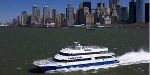 HURTIGFERGEN SEASTREAK WALL STREET OG HVORDAN DE REDUSERTE DRIFTSKOSTNADER OG CO2-UTSLIPP